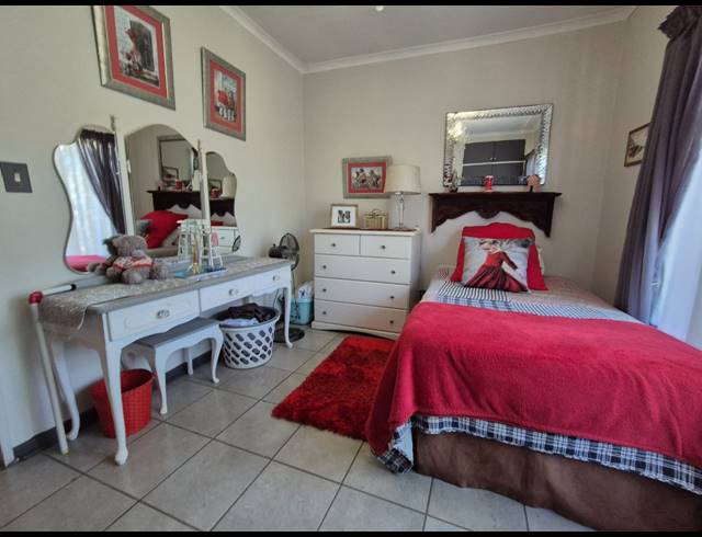 5 BEDROOM HOUSE FOR SALE IN FALCON RIDGE